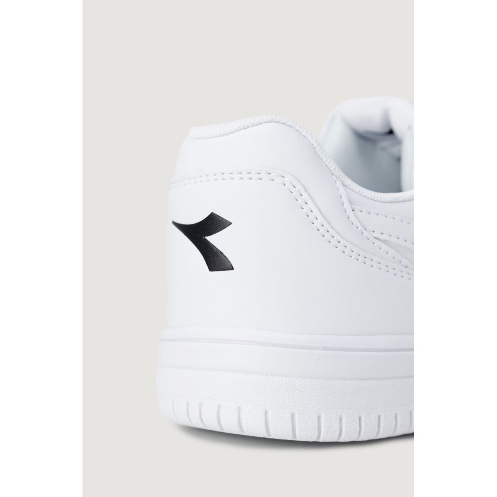 Weißer Sneaker aus Kunstleder