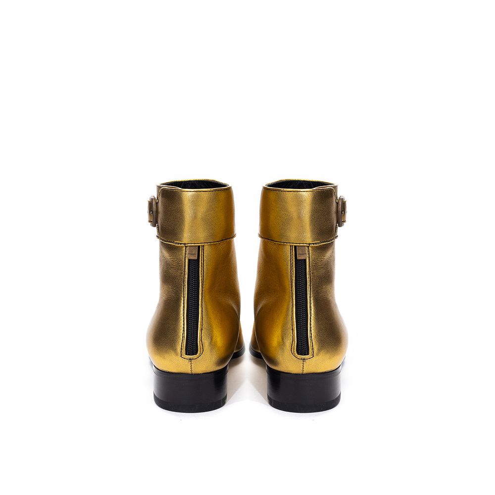 goldener Lederstiefel