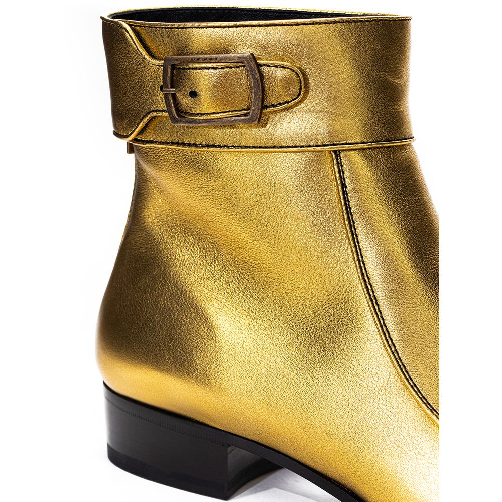 goldener Lederstiefel