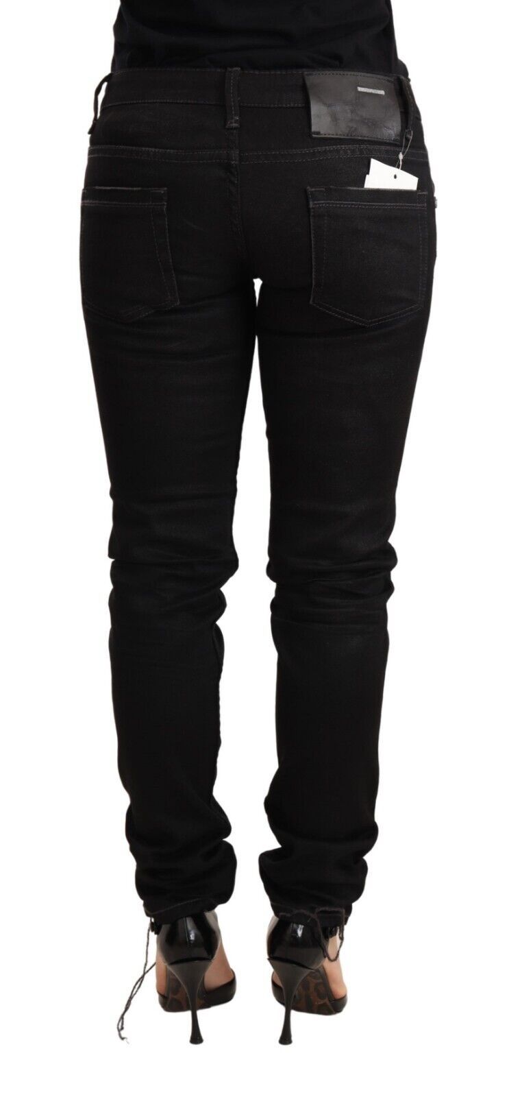 Schicke, verwaschene Röhrenjeans in Schwarz