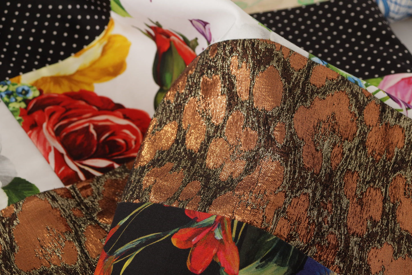 Patchwork-Etui-Minikleid - Multicolor Elegance