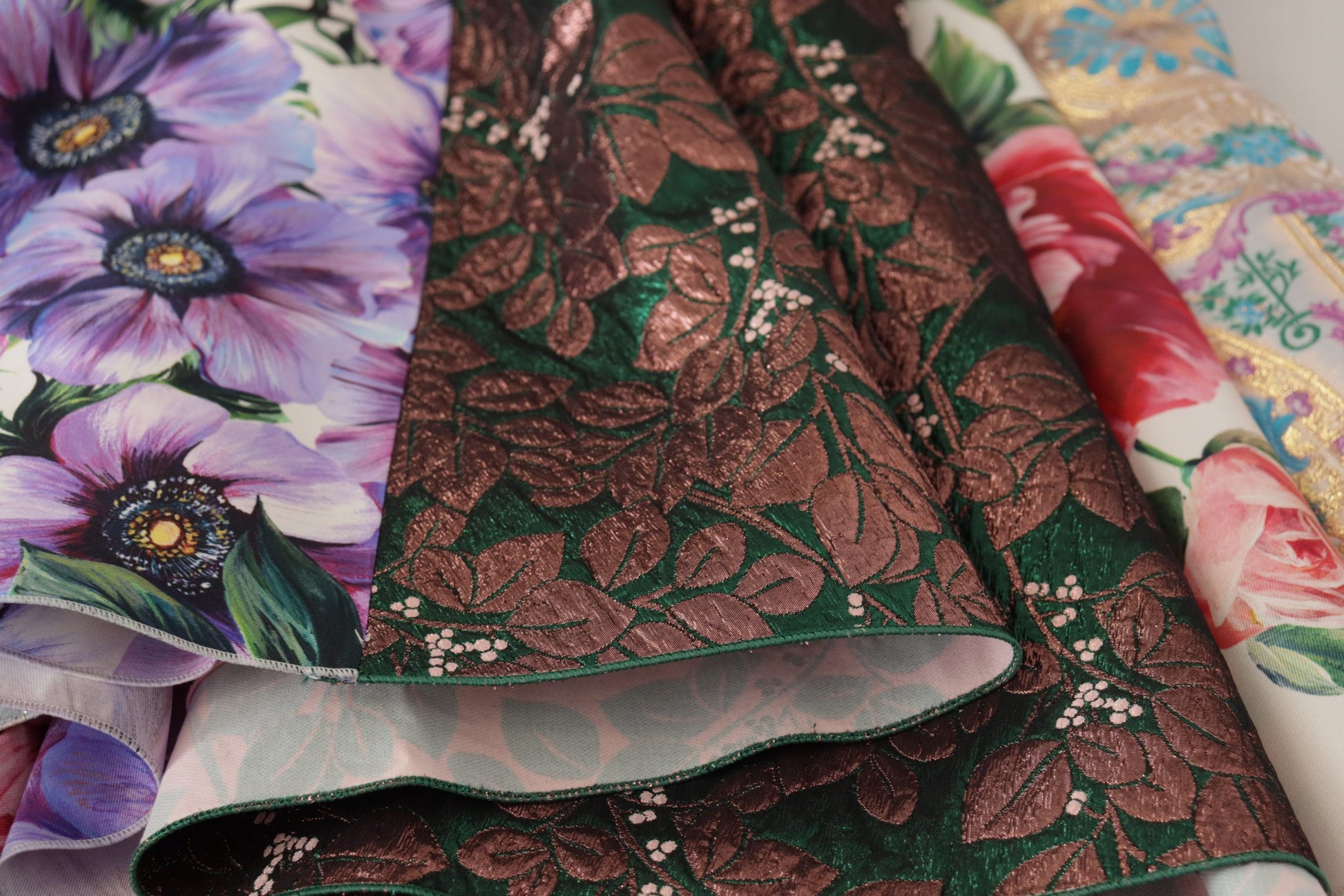 Elegantes Patchwork-Kleid aus Seidenmischung