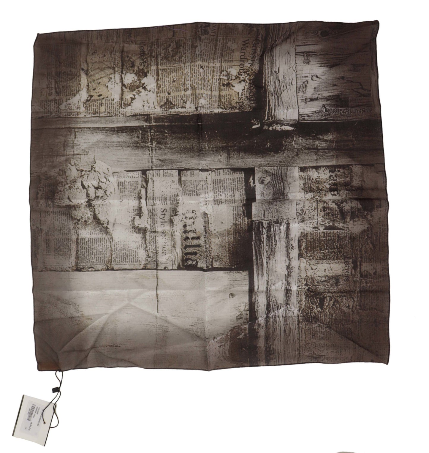 Eleganter Baumwollschal mit Zeitungsdruck