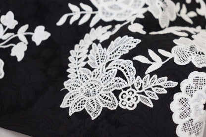 Elegantes schwarzes A-Linien-Minikleid mit Spitzenbesatz