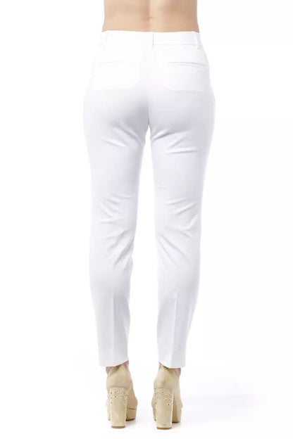 Schicke Hose mit Zigarettenhose und hoher Taille
