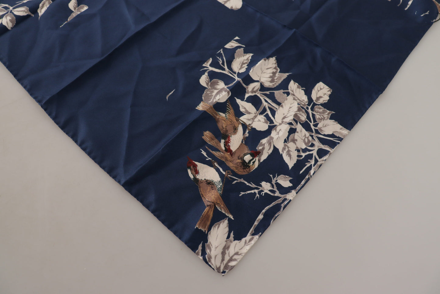 Eleganter quadratischer Seidenschal für Herren