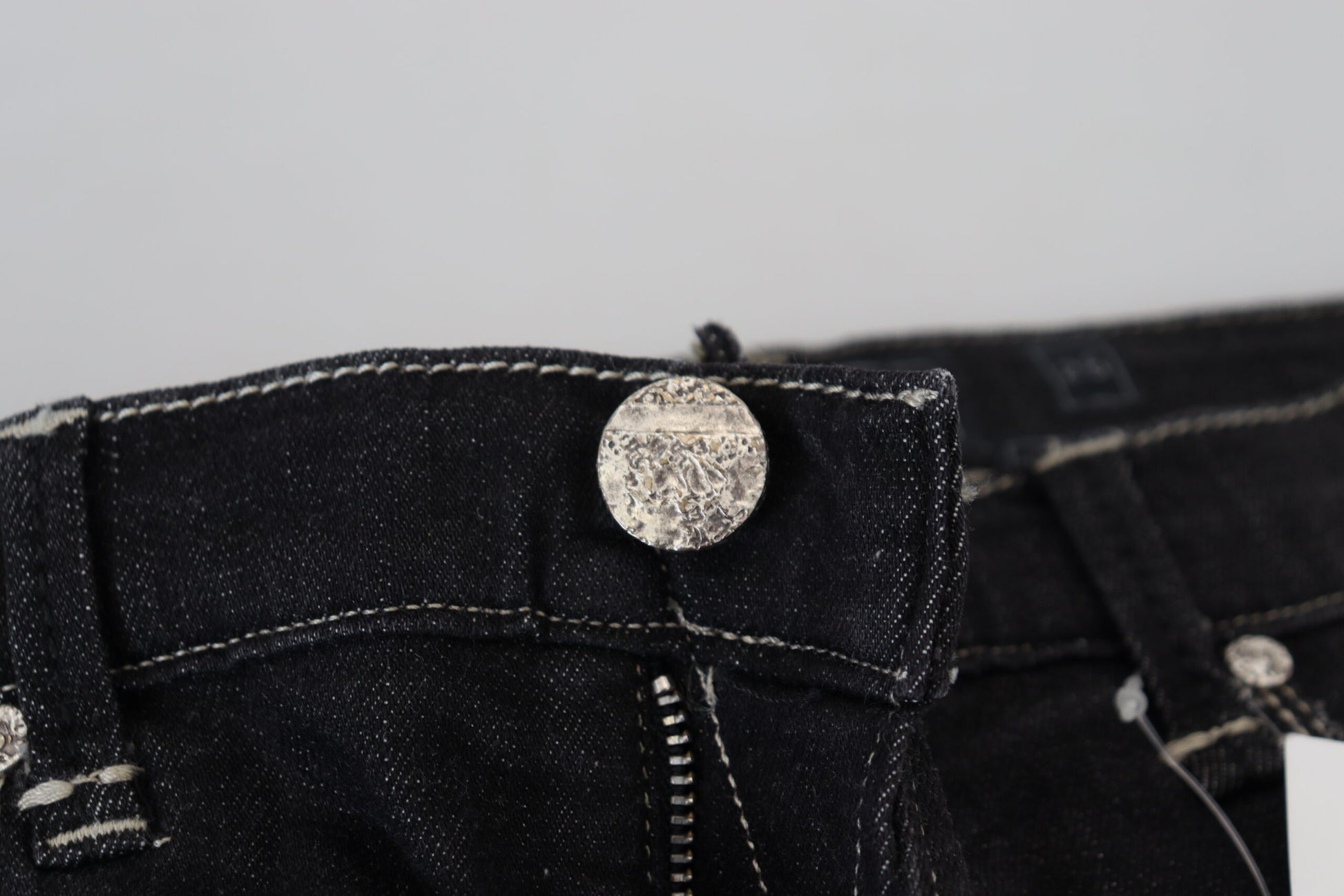 Elegante Tapered-Jeans in Schwarz mit mittlerer Taille