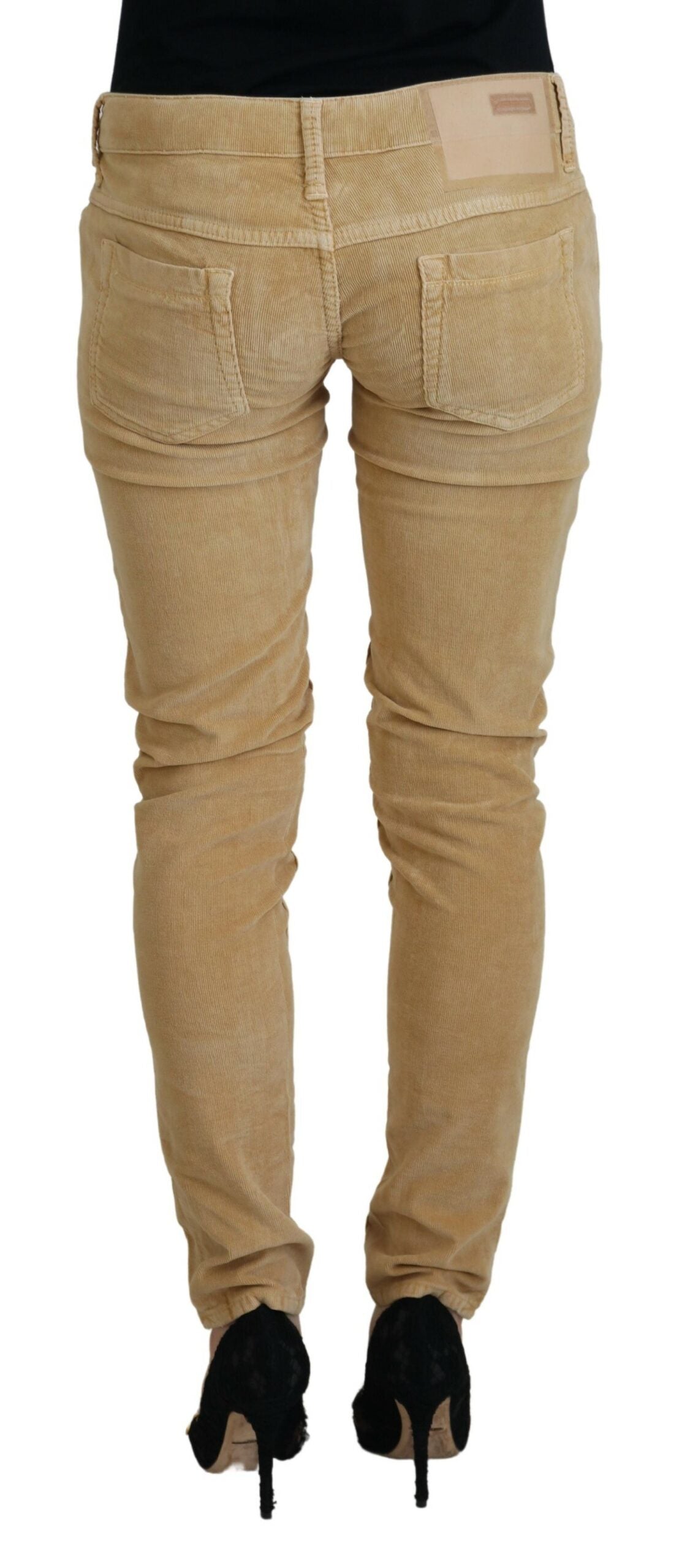 Schicke, braune Skinny Cordhose mit niedriger Taille