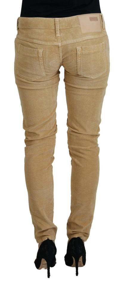 Schicke, braune Skinny Cordhose mit niedriger Taille
