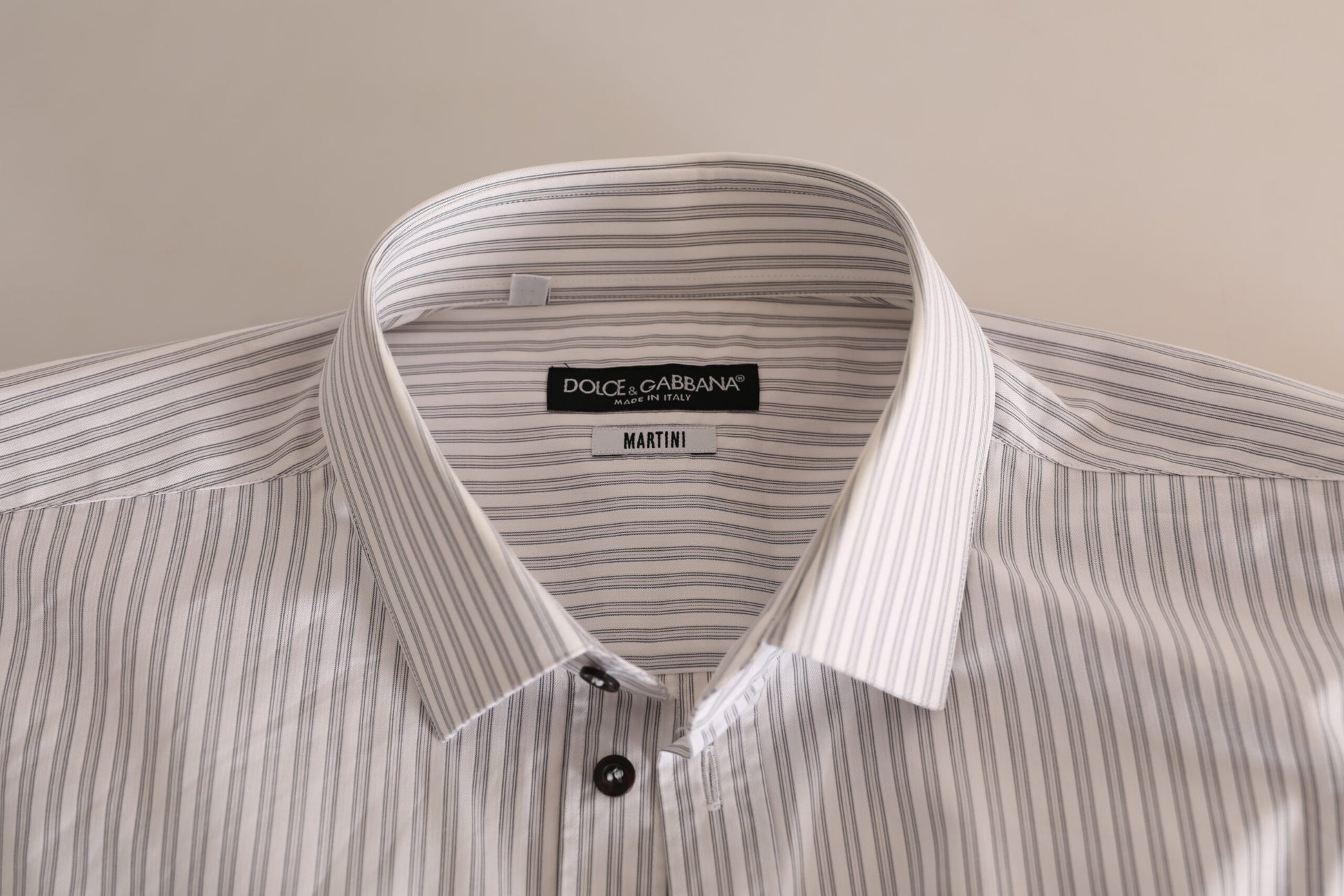 Elegantes weiß gestreiftes Baumwollhemd