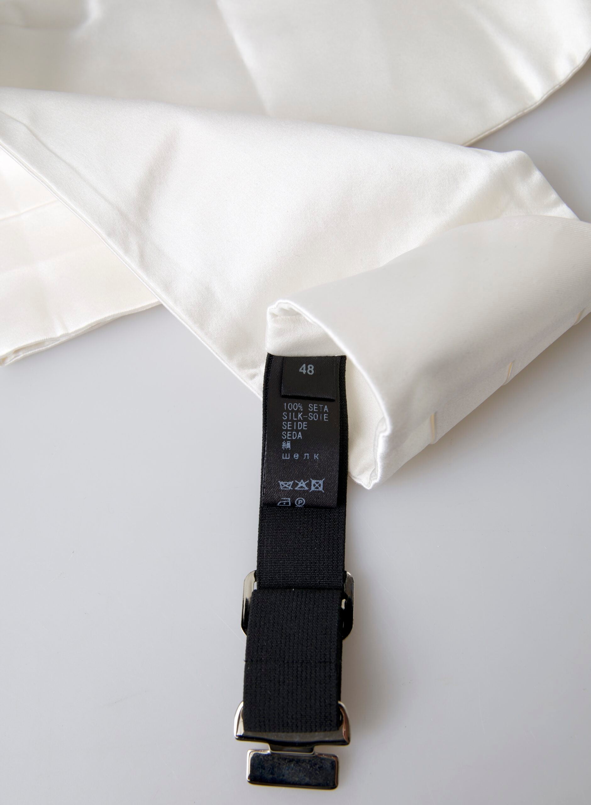 Eleganter weißer Kummerbund aus Seide