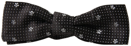 Elegante schwarze Seidenfliege