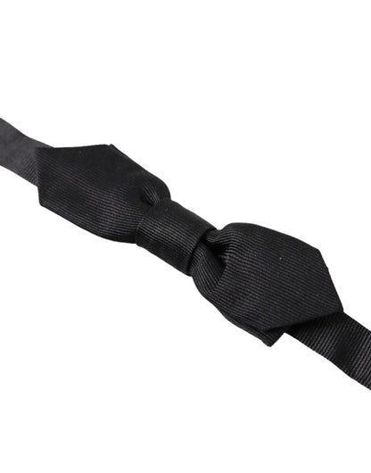 Elegante schwarze Seidenfliege für anspruchsvollen Stil