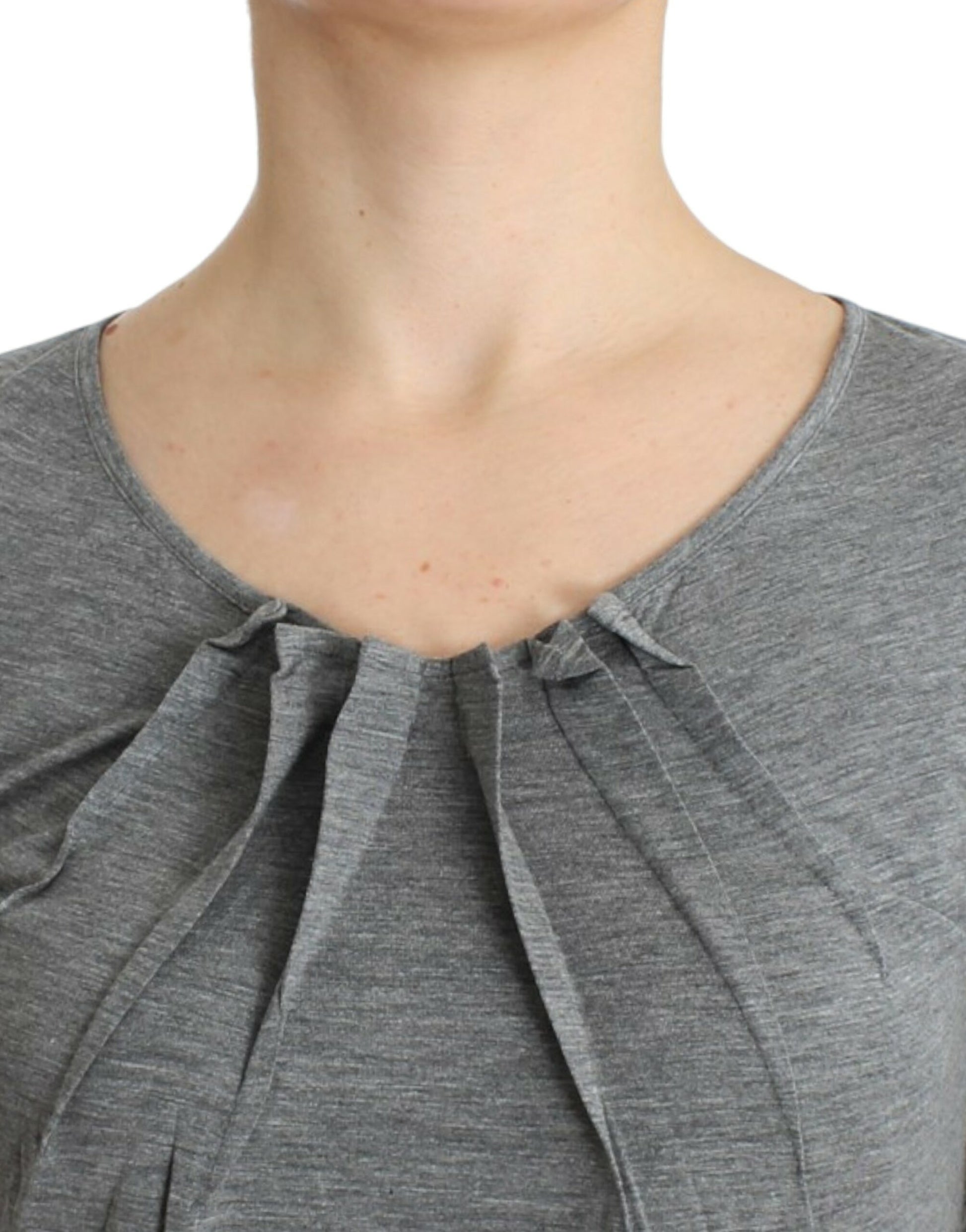 Eleganter grauer Pullover aus Kaschmirmischung