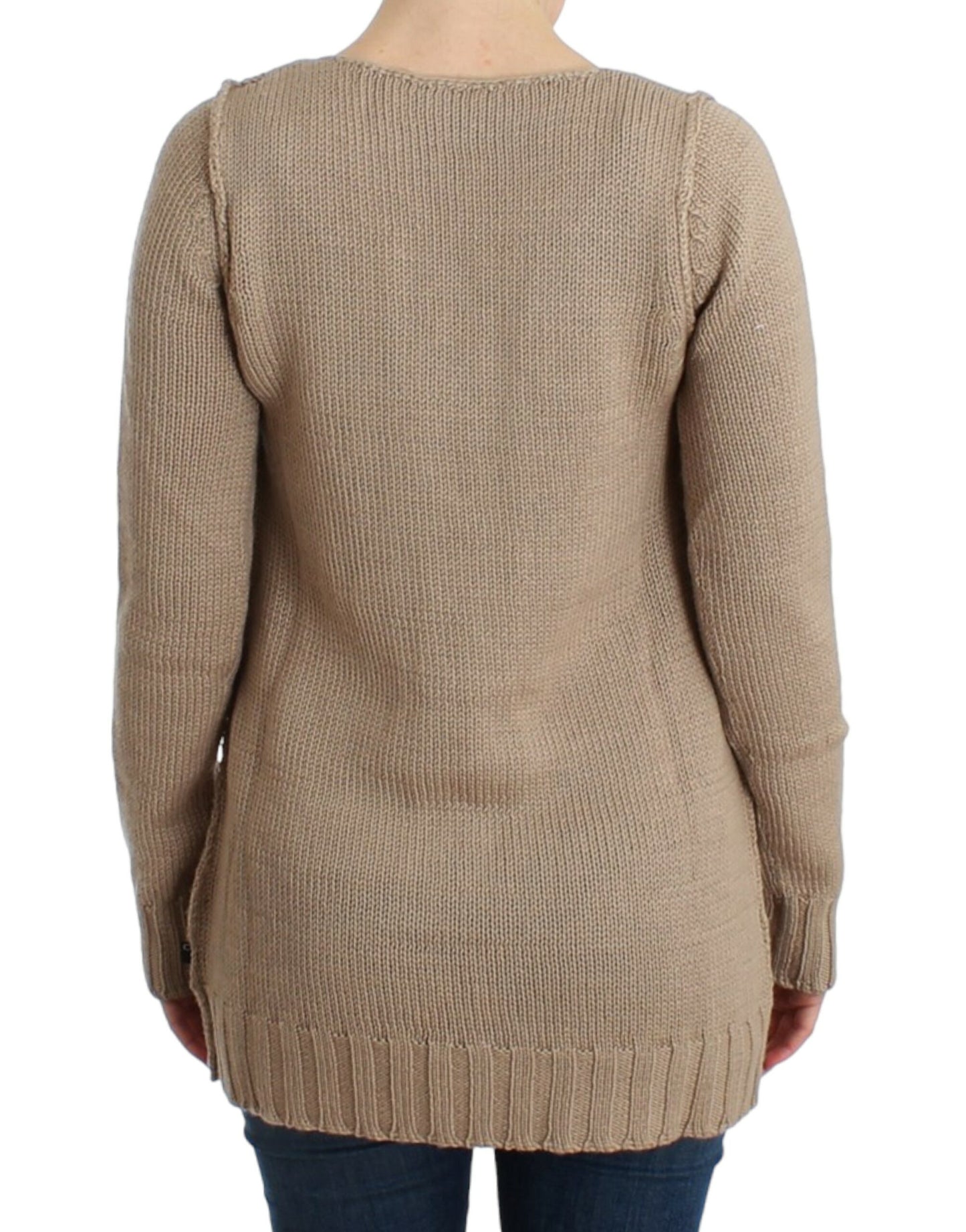Eleganter, beiger Strickpullover mit Rundhalsausschnitt