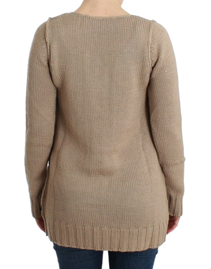 Eleganter, beiger Strickpullover mit Rundhalsausschnitt