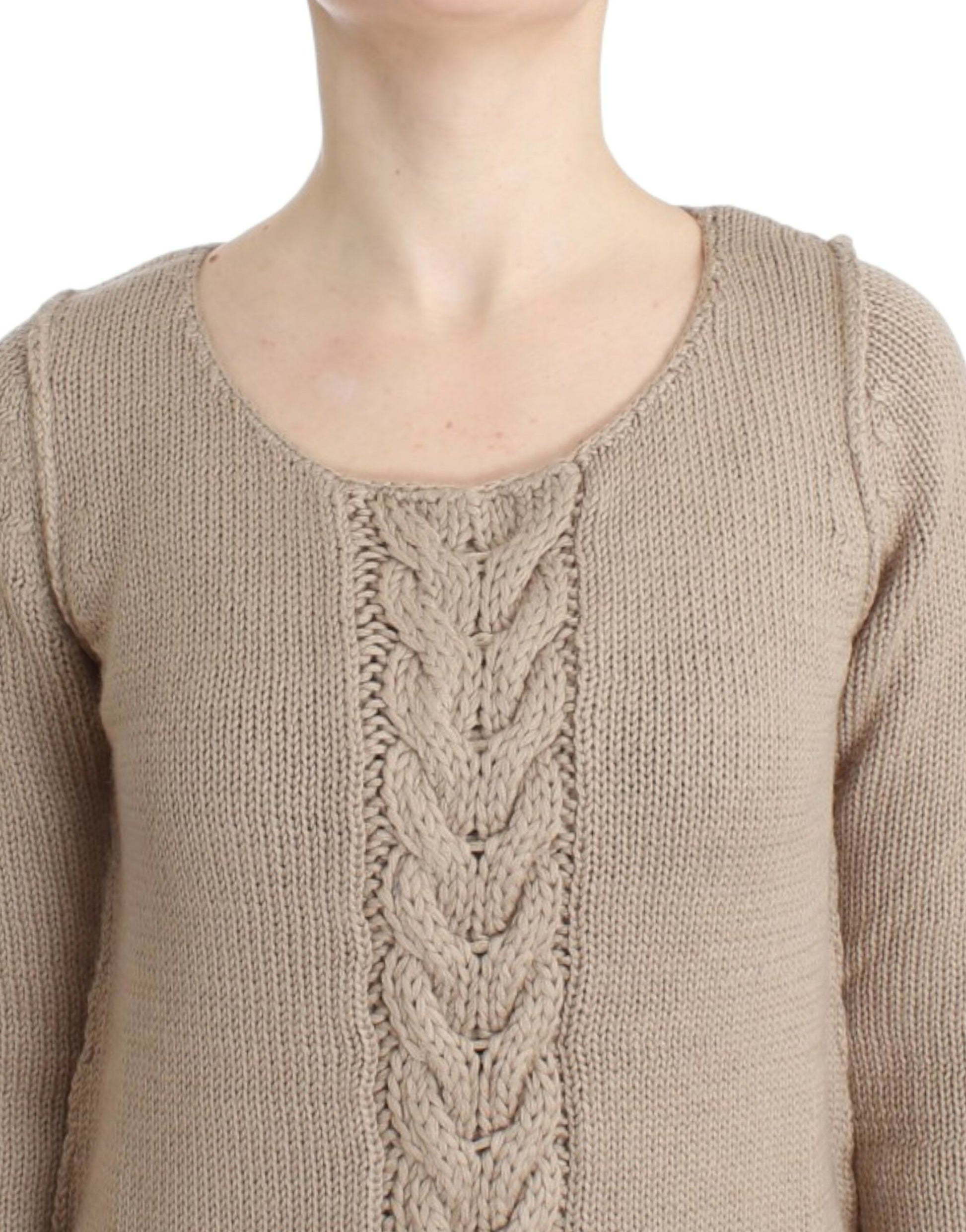 Eleganter, beiger Strickpullover mit Rundhalsausschnitt