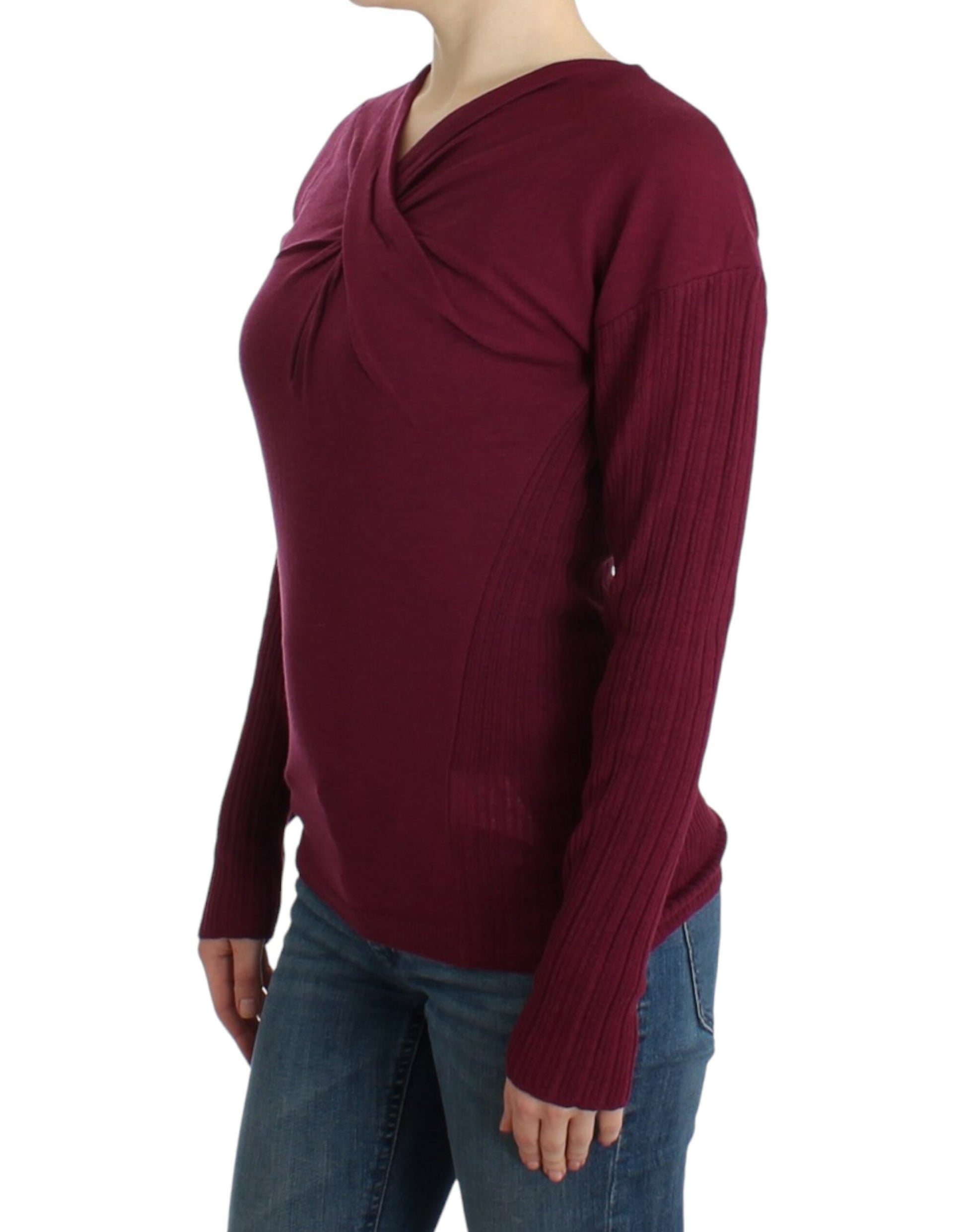 Eleganter lila Wollpullover mit Schlüsselloch