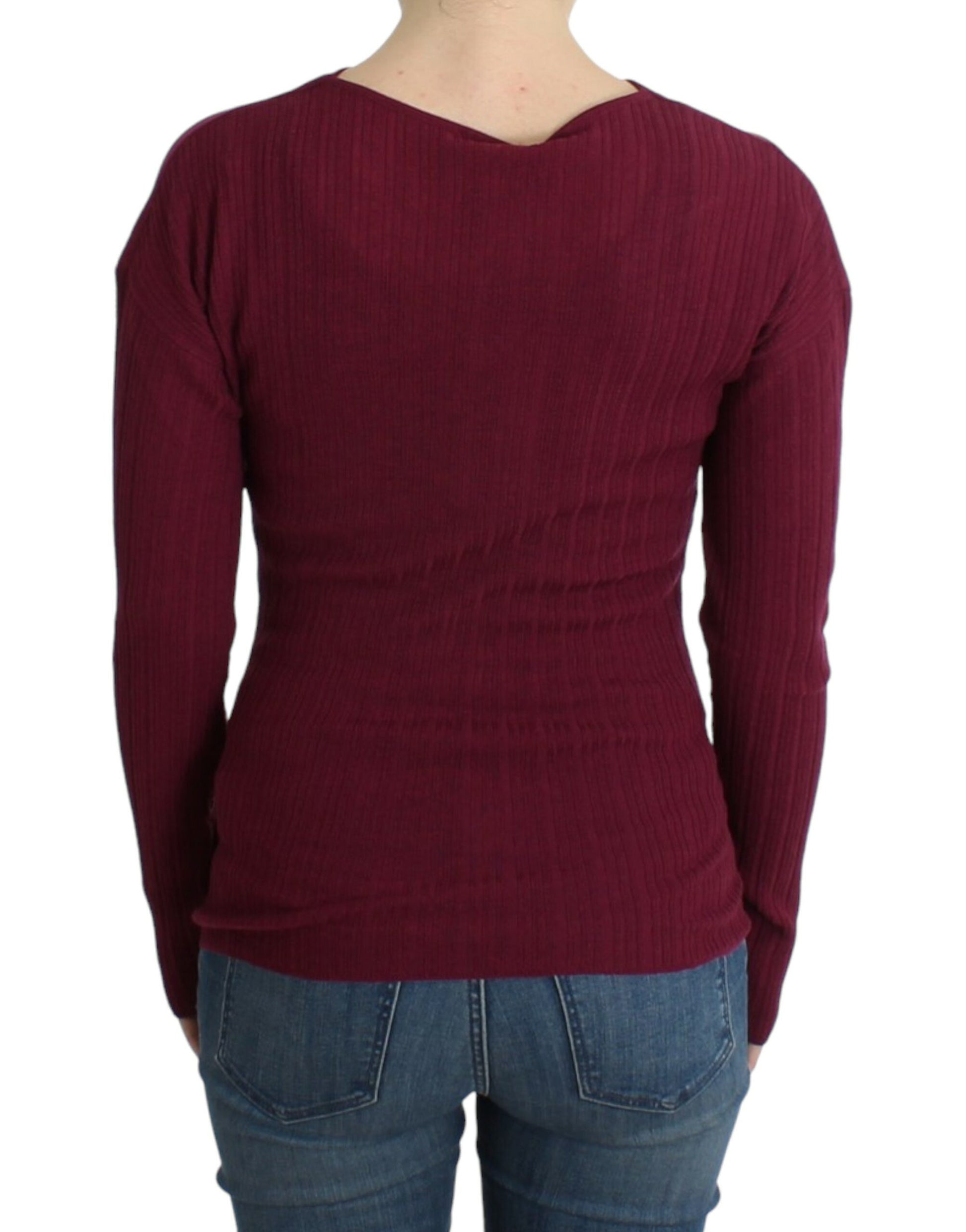 Eleganter lila Wollpullover mit Schlüsselloch