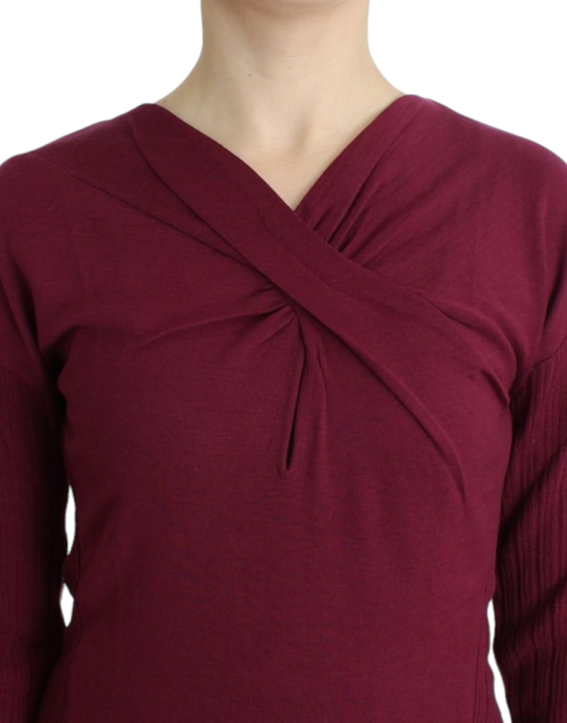 Eleganter lila Wollpullover mit Schlüsselloch