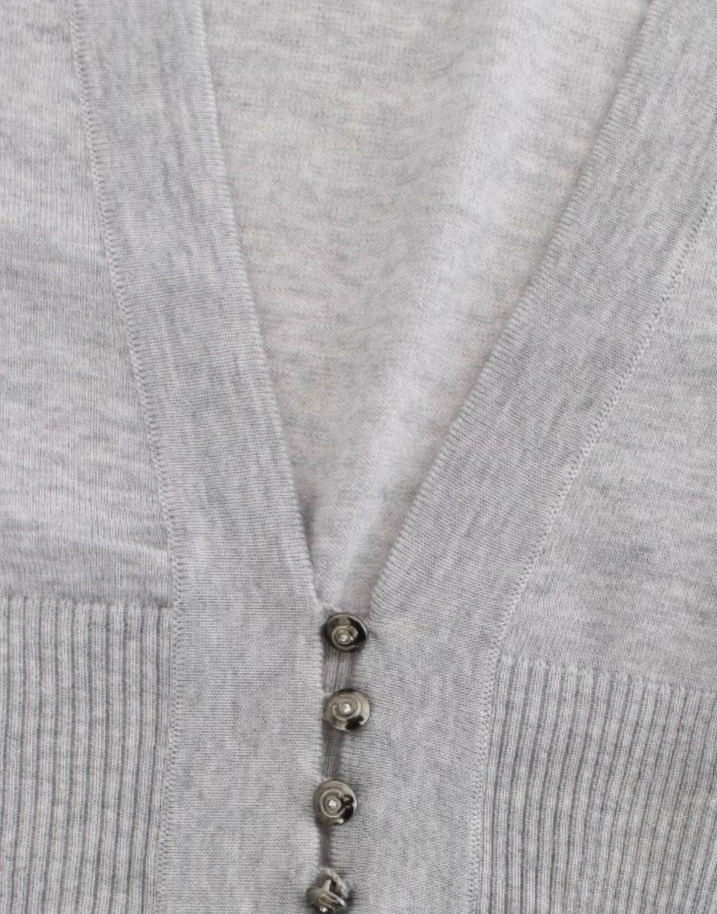 Kurzer Cardigan aus Schurwolle in schickem Grau