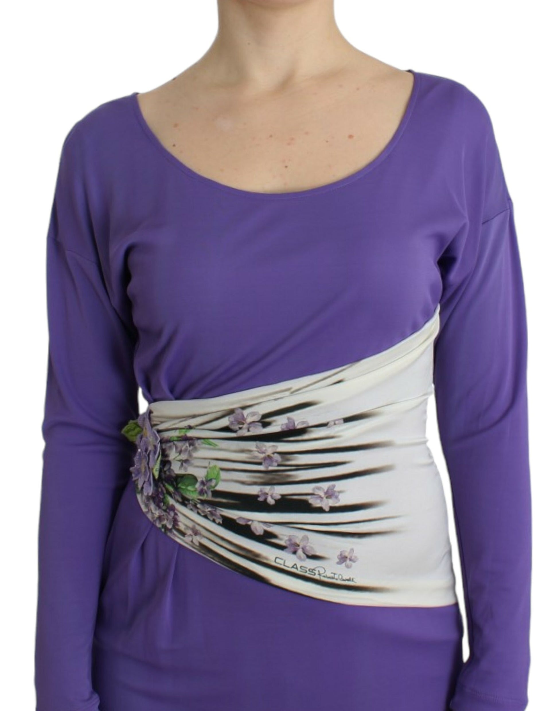 Elegantes lila Jerseykleid mit Blumenmuster