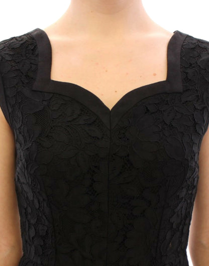 Elegantes schwarzes Kleid aus floraler Spitze