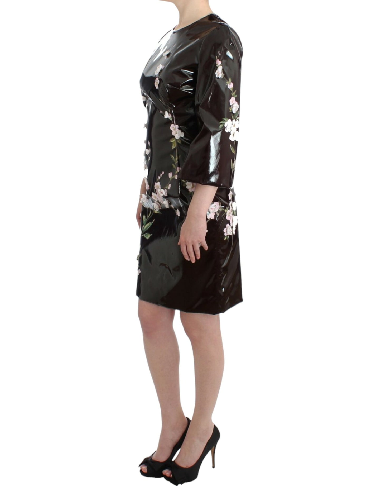 Elegantes Etuikleid mit Blumenverzierung