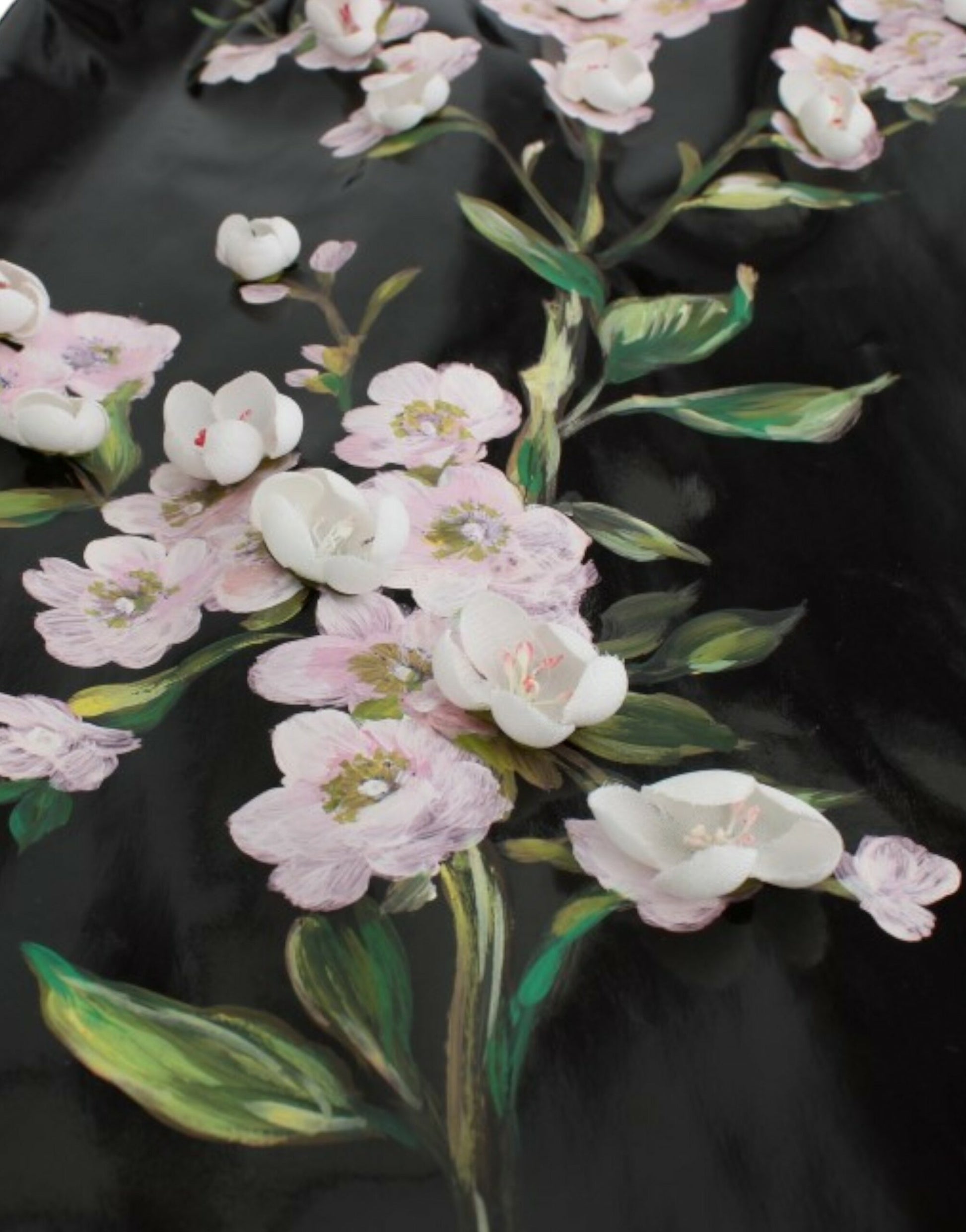 Elegantes Etuikleid mit Blumenverzierung