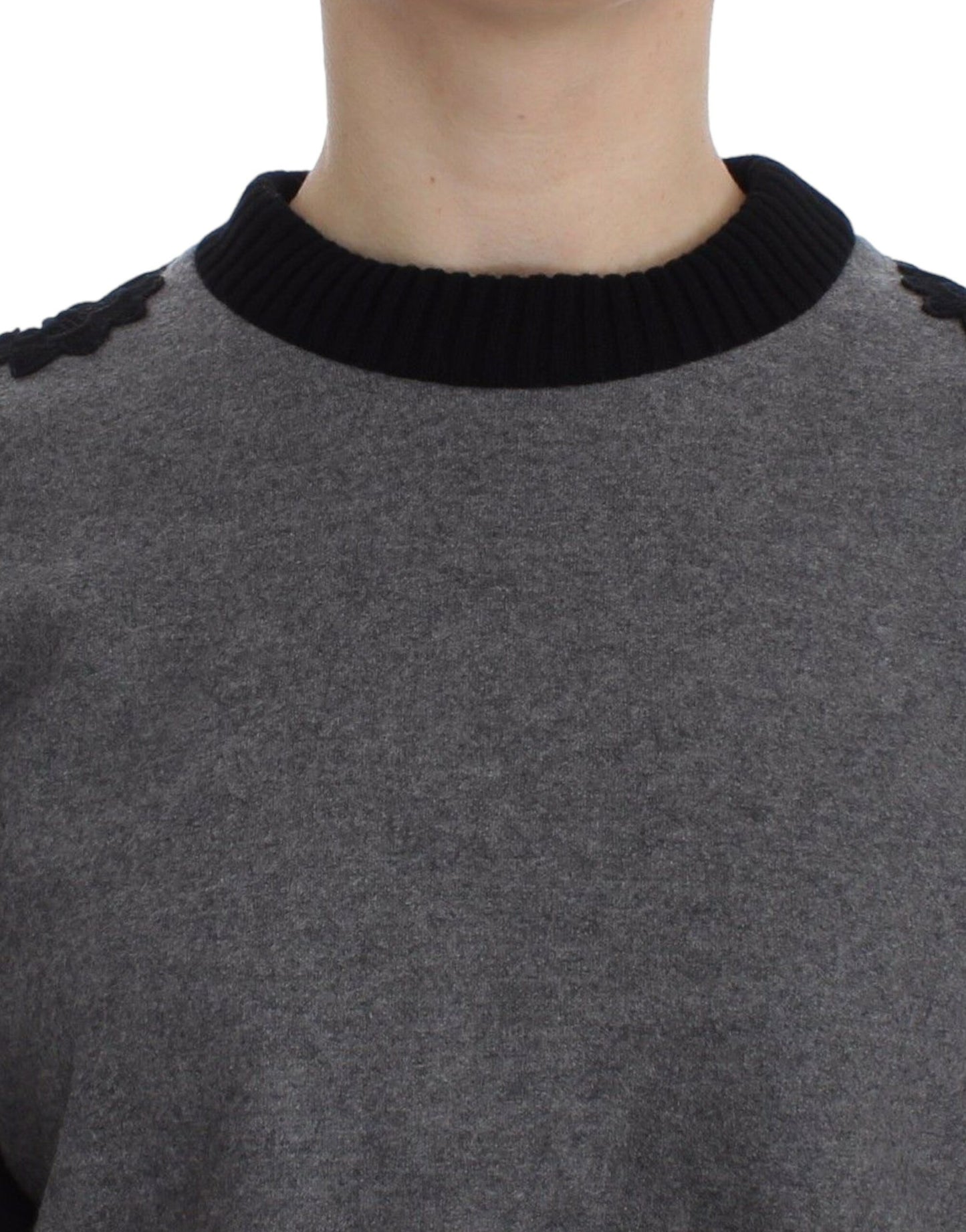 Eleganter grauer Spitzenpullover aus Kaschmirmischung