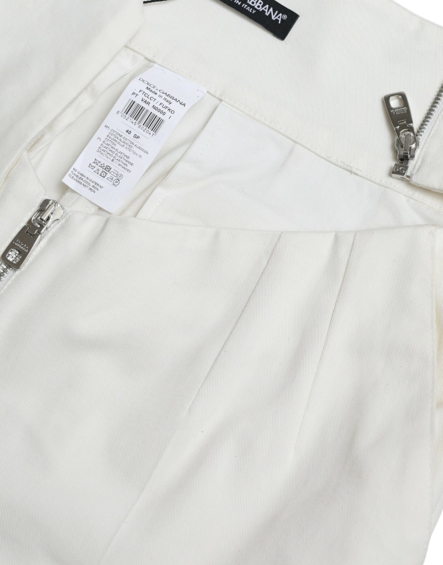Schicke, konisch zulaufende Hose mit hoher Taille