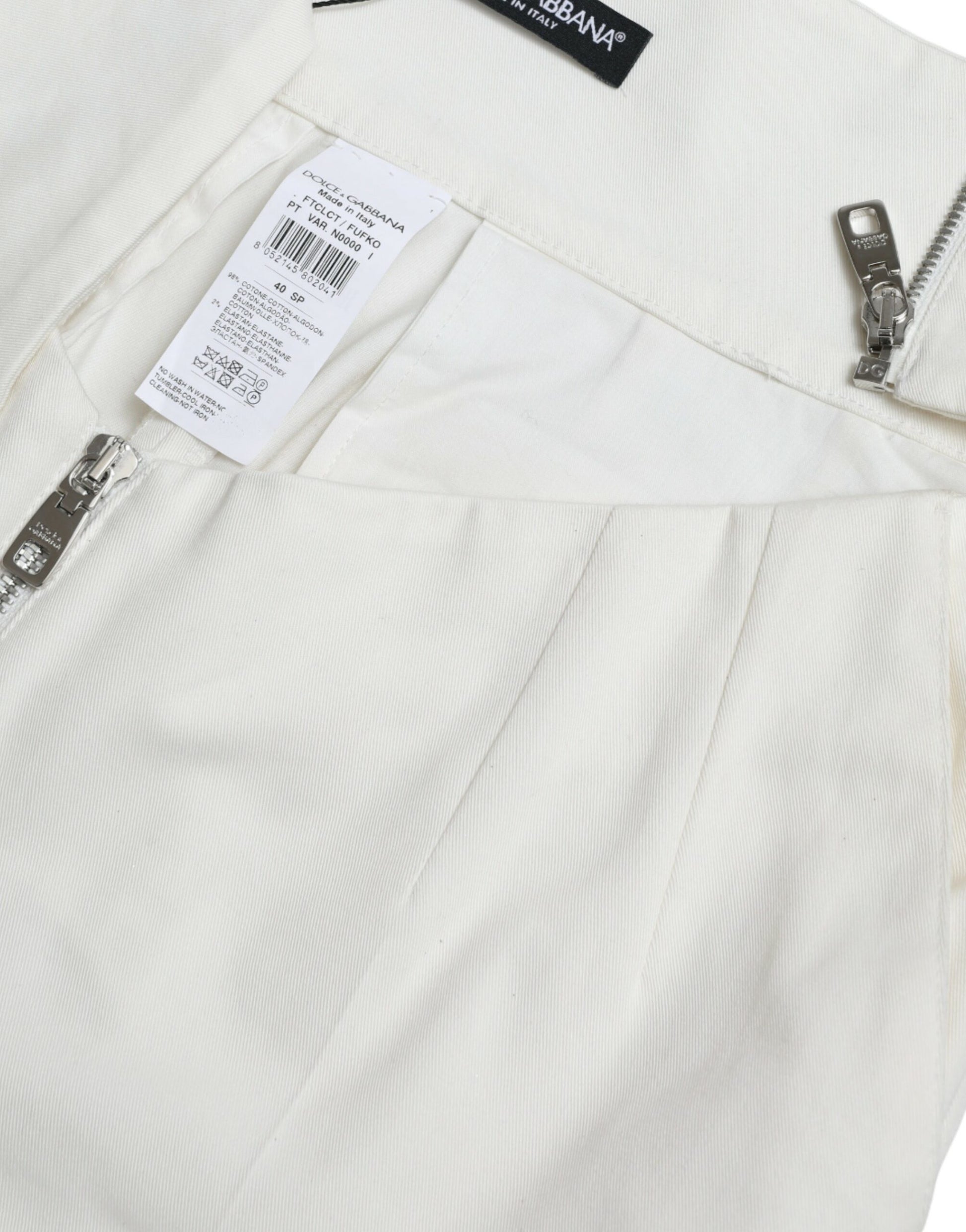 Schicke, konisch zulaufende Hose mit hoher Taille