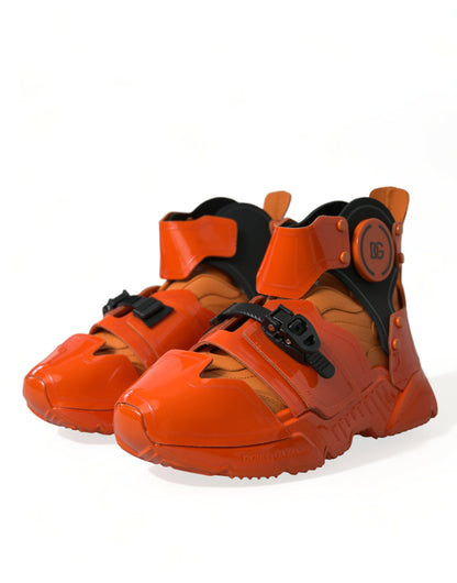 Orangefarbener Breezy High-Top-Sneakers-Charme