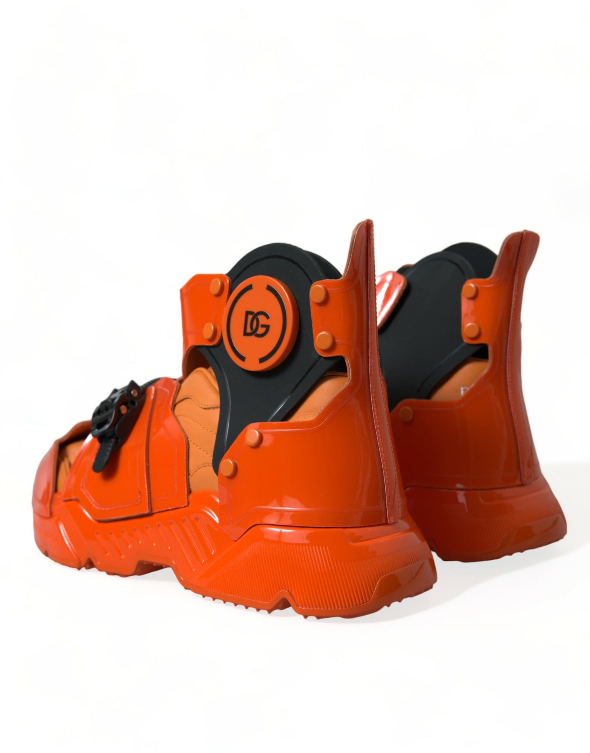Orangefarbener Breezy High-Top-Sneakers-Charme