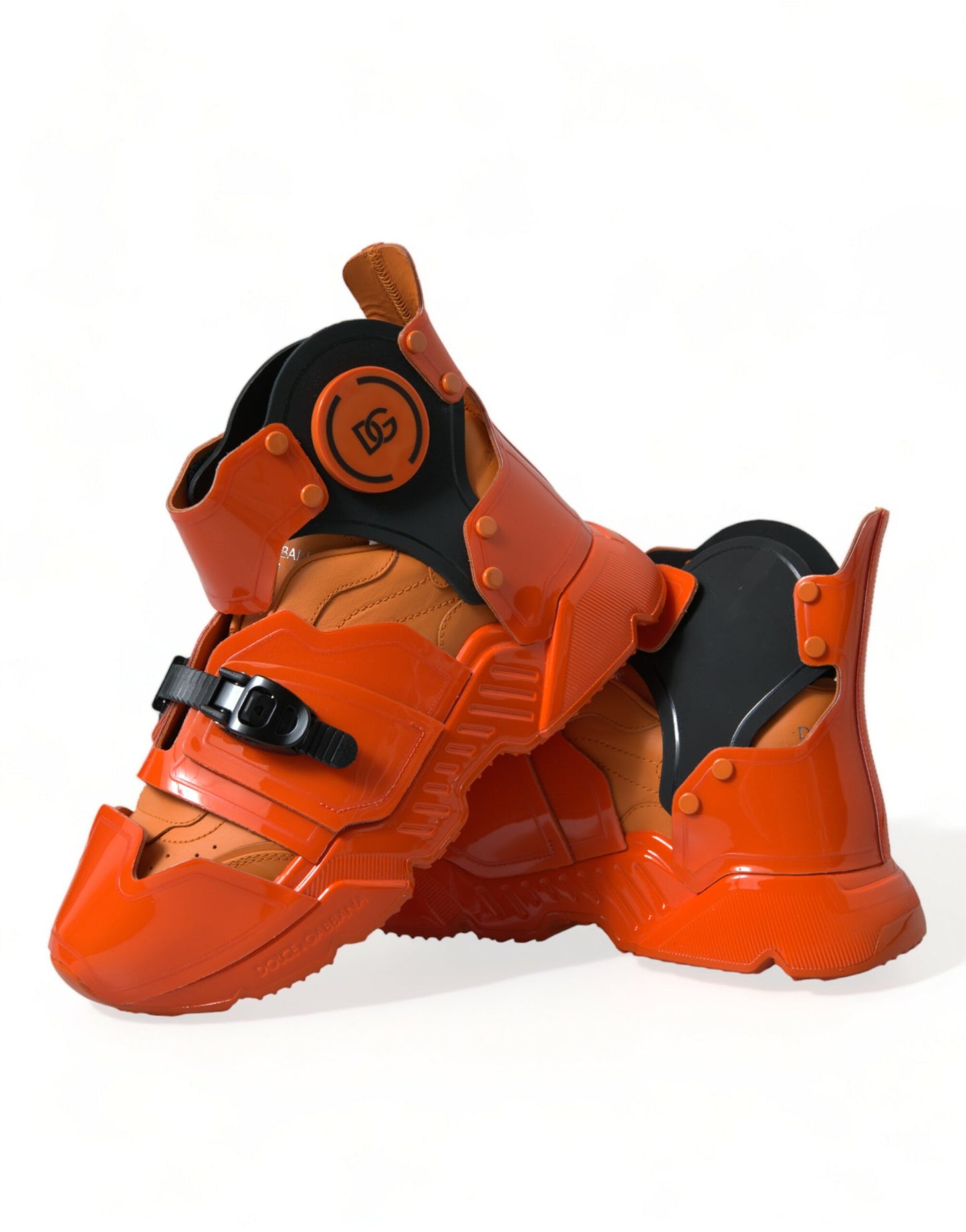 Orangefarbener Breezy High-Top-Sneakers-Charme