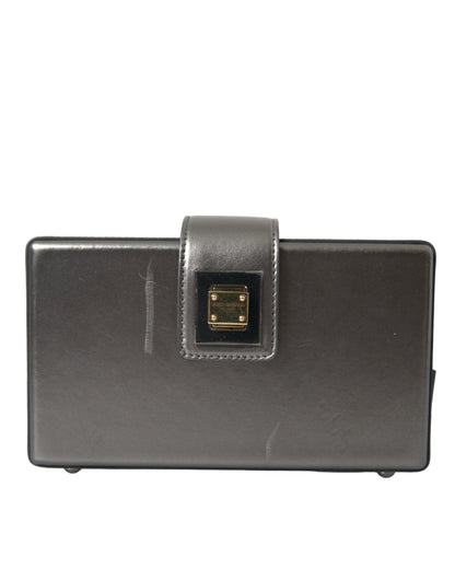 Schultertasche aus Kalbsleder in Metallic-Grau mit Kettenriemen