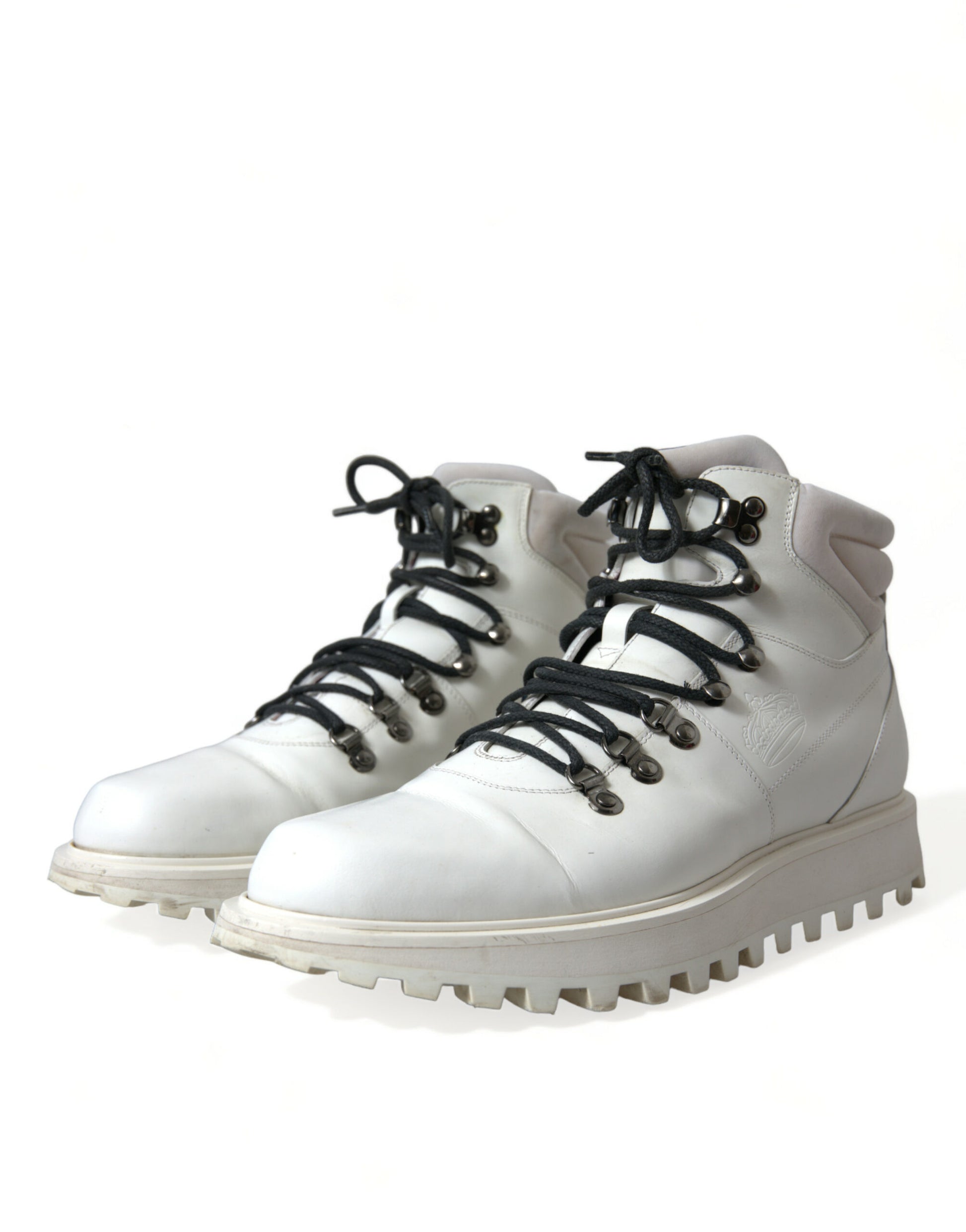 Makellos weiße italienische Stiefeletten