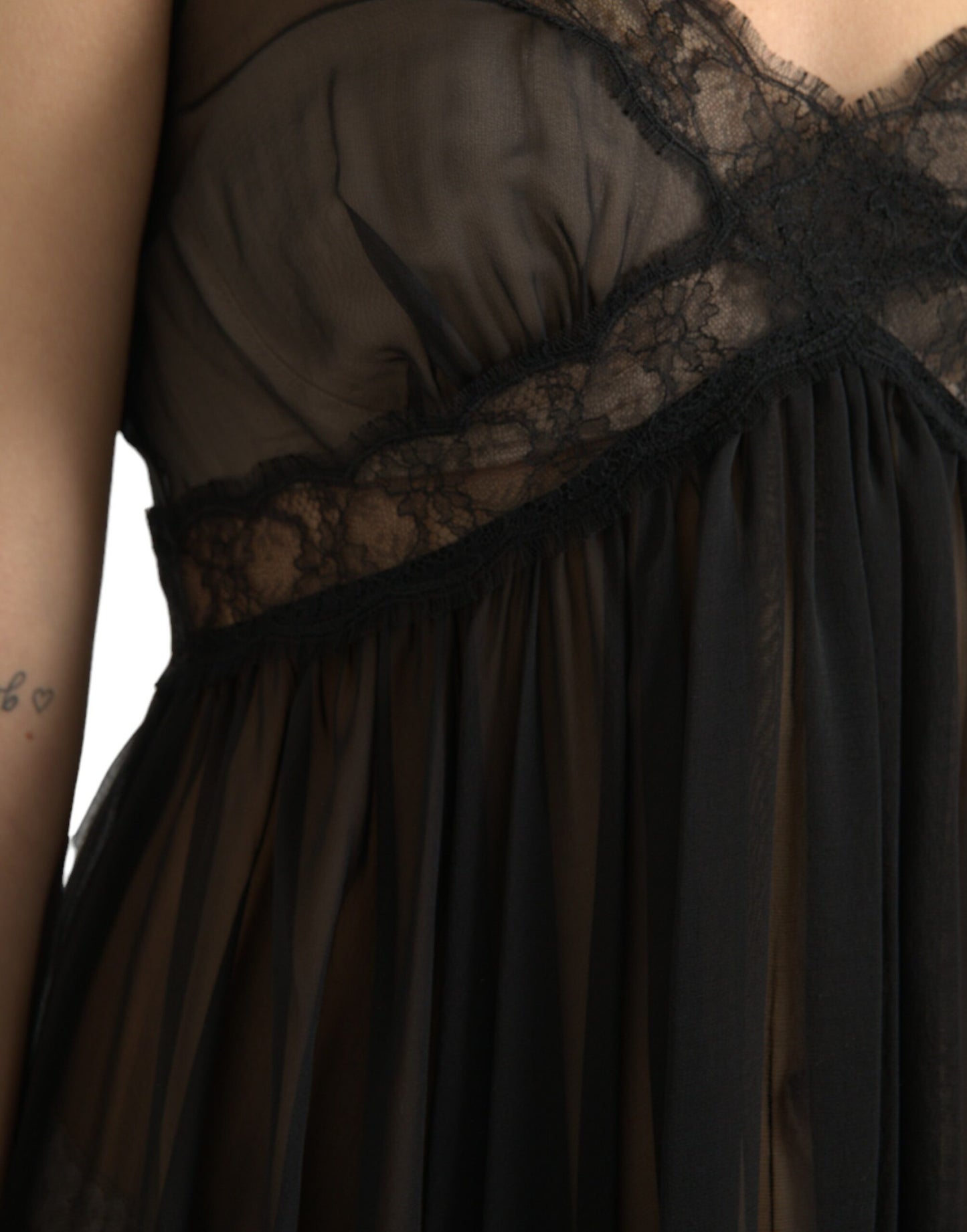 Elegantes Minikleid aus Chiffon-Seidenmischung