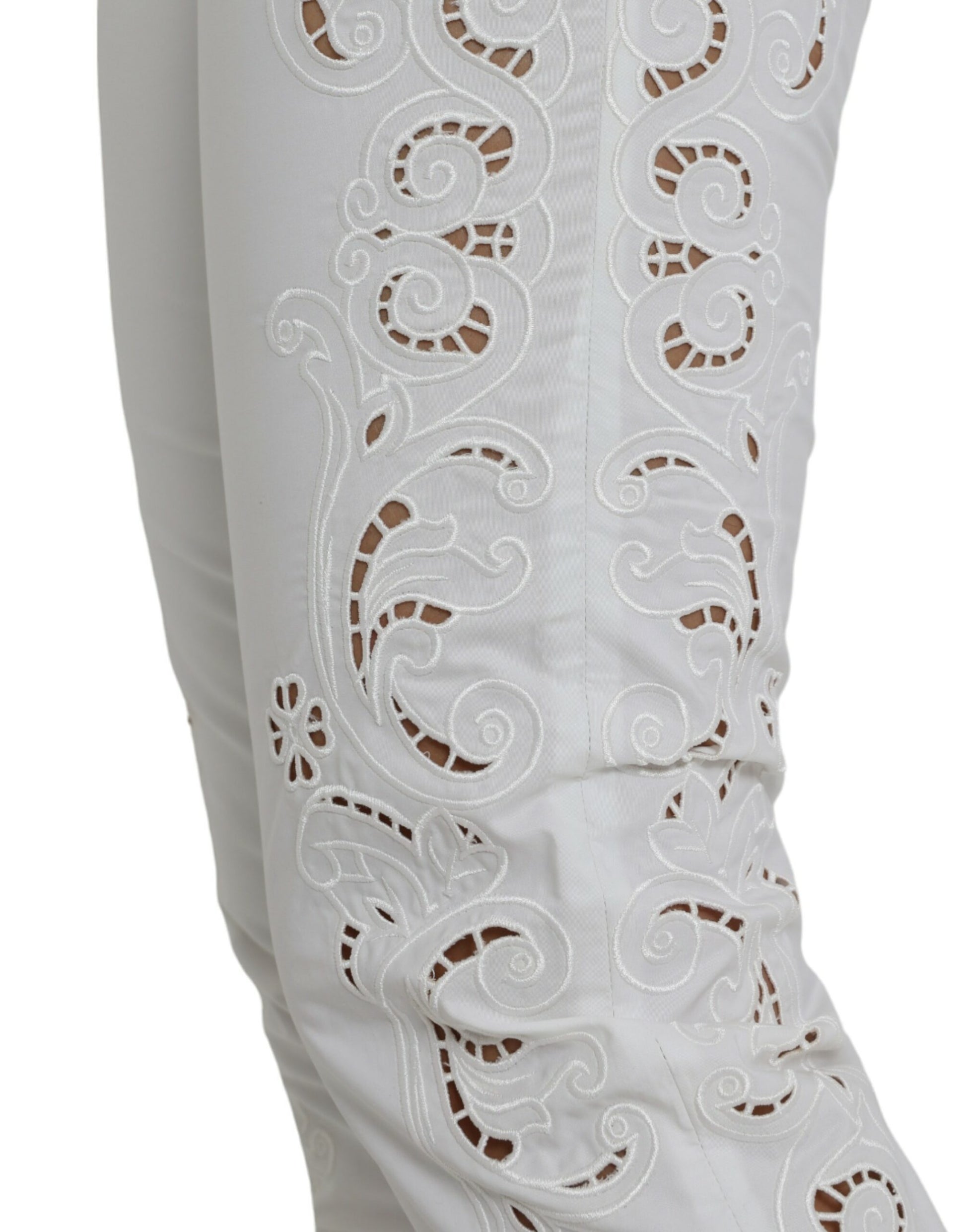 Elegante weiße konische Hose mit mittelhohem Bund
