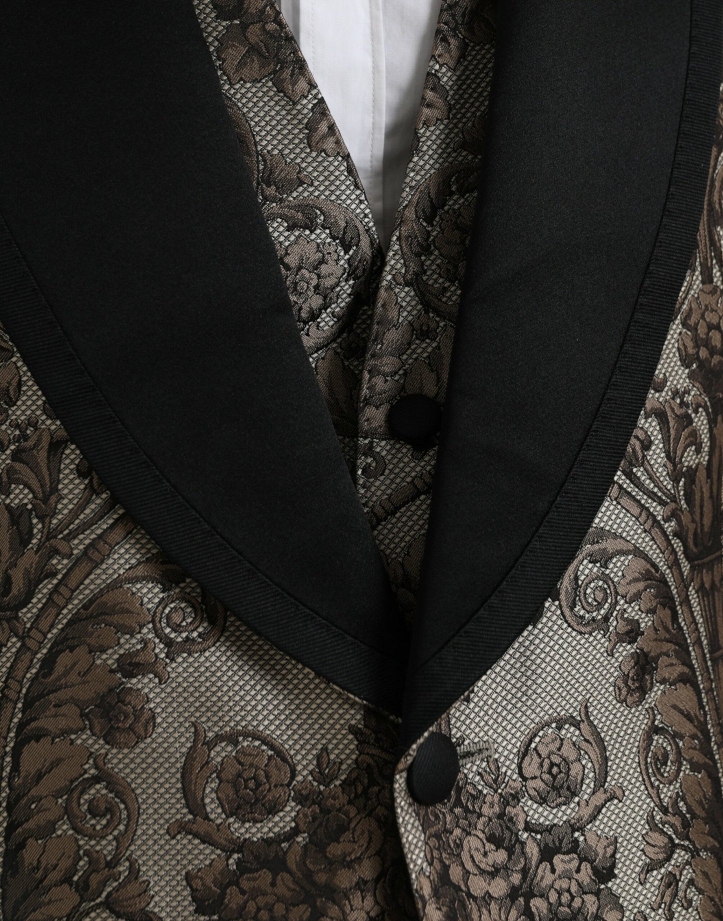 Brauner formeller dreiteiliger Jacquardanzug mit Blumenmuster