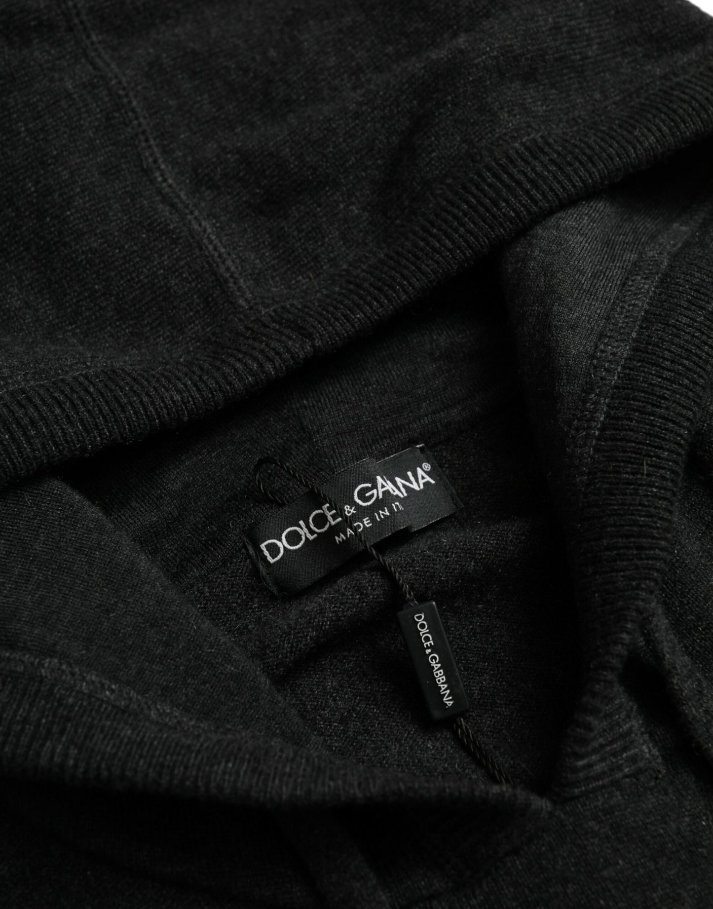 Dunkelgrauer Kaschmirpullover mit Kapuze