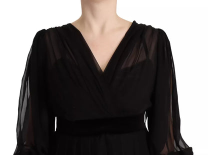 Schwarzes Mini-A-Linien-Kleid mit V-Ausschnitt und langen Ärmeln