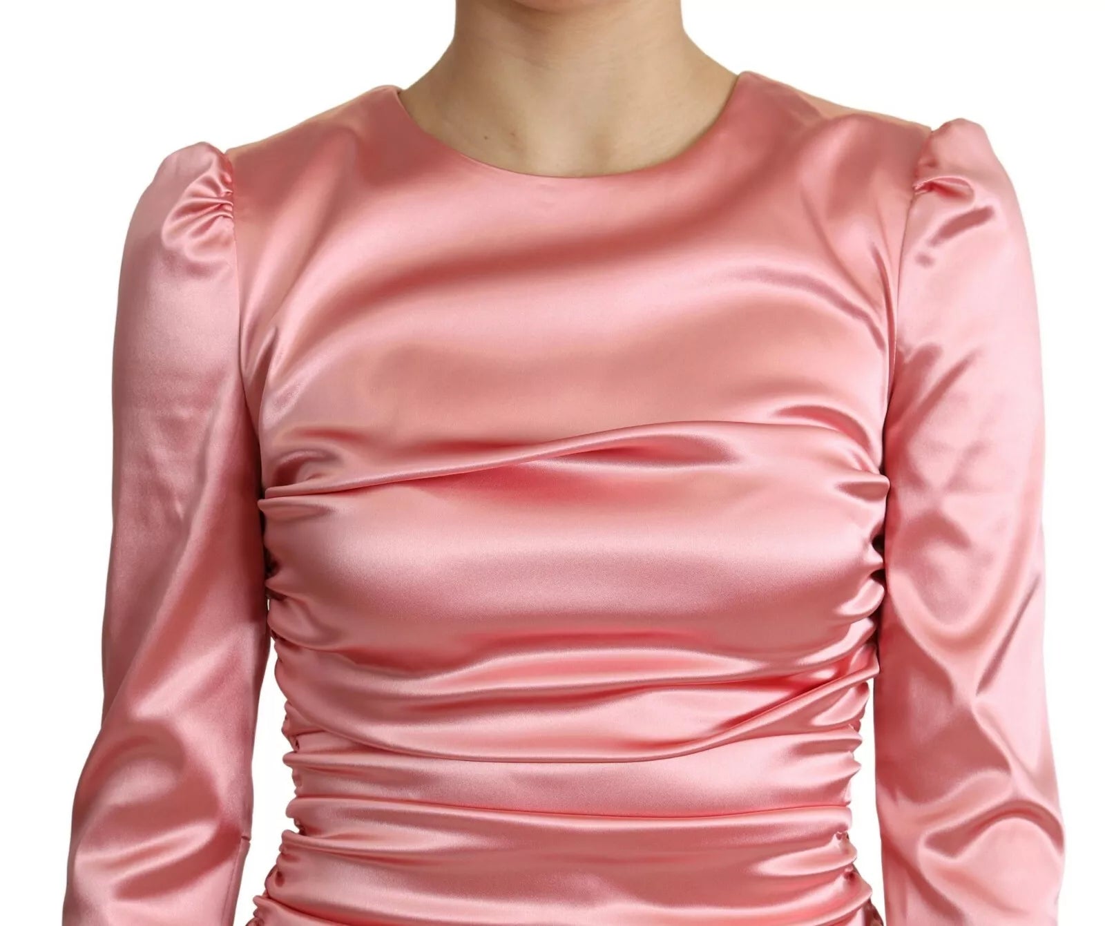 Rosa, langärmliges, figurbetontes Midikleid
