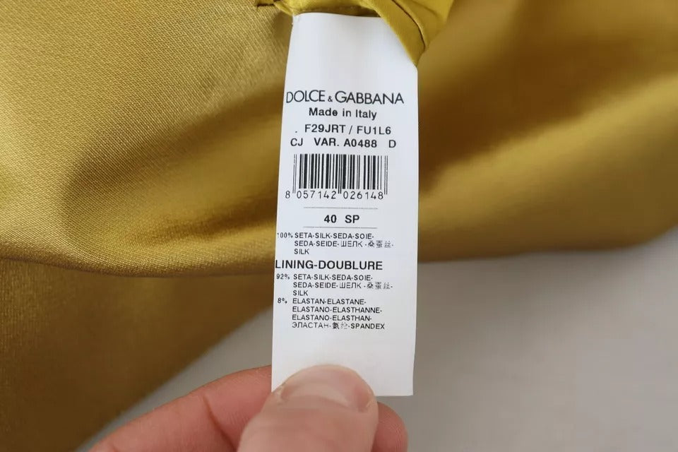 Goldfarbener Blazer aus Satin mit langen Ärmeln