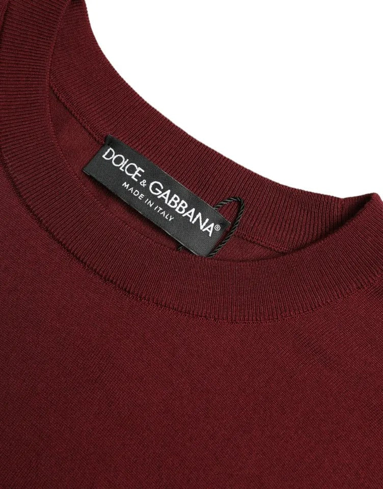 Bordeauxfarbener Pullover aus Wollstrick mit Rundhalsausschnitt