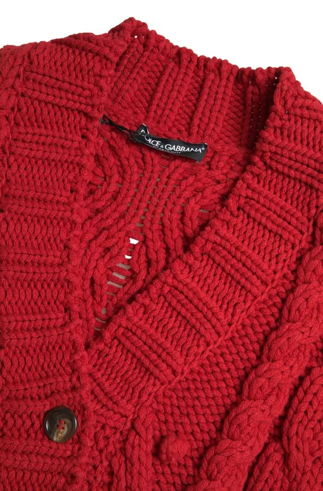 Roter Wollstrick-Cardigan mit Knopfleiste