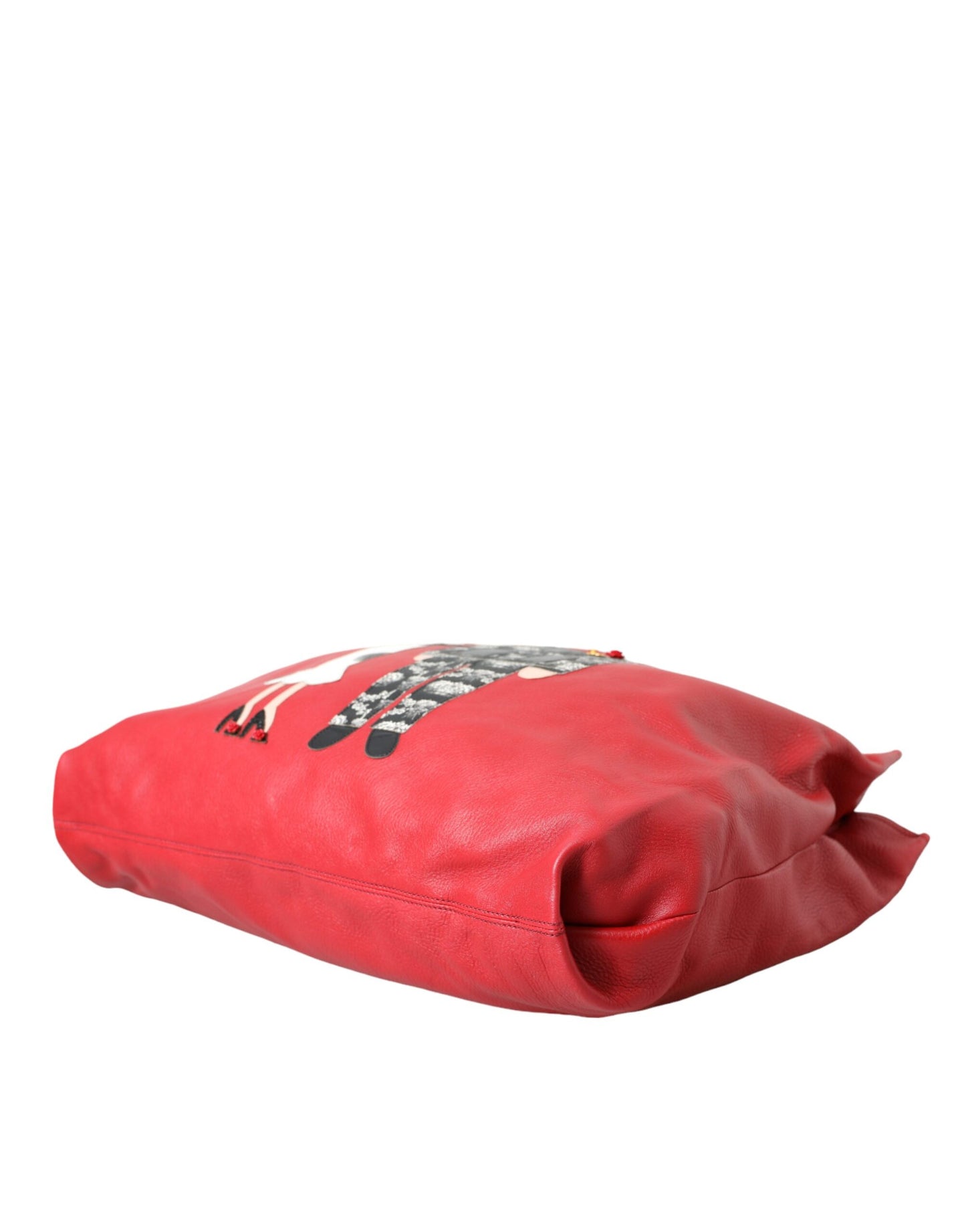 Rote Einkaufstasche aus Leder mit #DGFamily-Patch