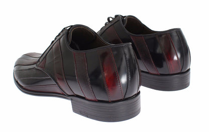 Elegante schwarze, bordeauxfarbene Lederschuhe mit Streifen