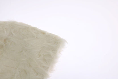 Elegante weiße Pelzmütze Luxus Wintermütze