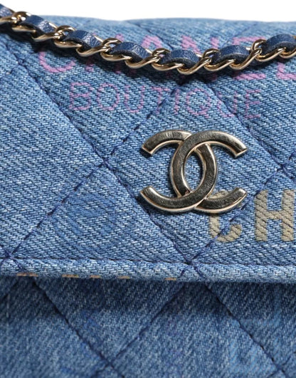 Denim Mood – Schultertasche mit Flap und Mikro-Logo-Aufdruck sowie Fransen